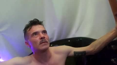 jonnyandrew online show from October 2025 07:14:01 PM