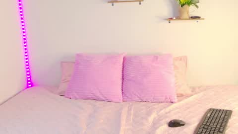 Snapshot of athena_makri05 chatting on January 2025 11:50:01 PM ATENEA MAKRI online show from January 2025 11:50:01 PM