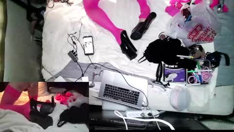 Snapshot of athenaatiya chatting on January 2025 05:11:01 PM Sissy Athena online show from January 2025 05:11:01 PM