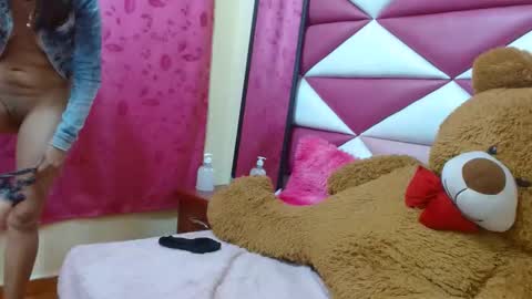 athenayoness online show from December 2024 10:03:02 PM