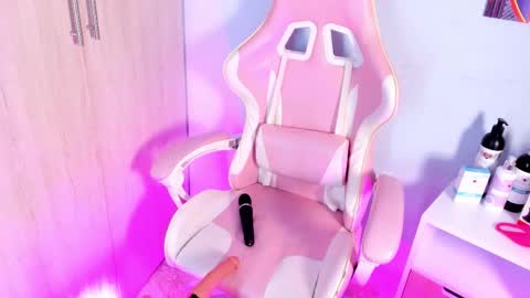 Snapshot of athenea__fox chatting on November 2025 11:19:01 AM athenea__fox online show from November 2025 11:19:01 AM