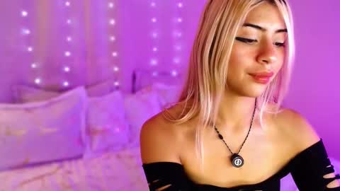 Athenea online show from February 2026 05:15:01 AM