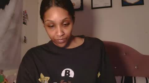 Snapshot of atirahcali chatting on January 2026 01:49:02 PM AtirahCali online show from January 2026 01:49:02 PM
