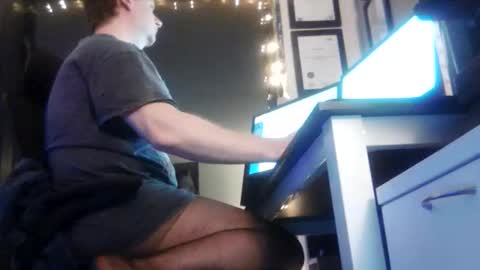 Snapshot of atlanticthunder chatting on October 2025 09:59:02 PM Rick online show from October 2025 09:59:02 PM