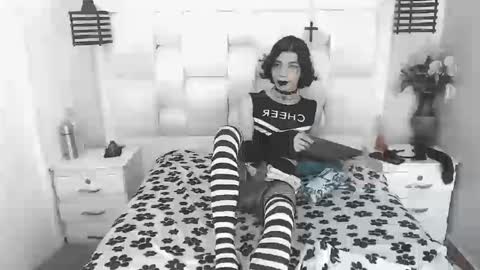 Snapshot of atley_dolly_ chatting on September 2025 10:13:02 PM ATLEY online show from September 2025 10:13:02 PM