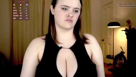 Snapshot of audreyjacq chatting on January 2025 04:02:02 PM Audrey Jacq online show from January 2025 04:02:02 PM