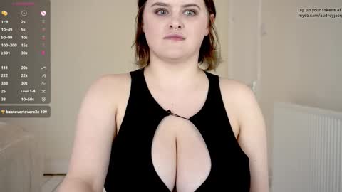 Snapshot of audreyjacq chatting on September 2025 02:28:02 PM Audrey Jacq online show from September 2025 02:28:02 PM