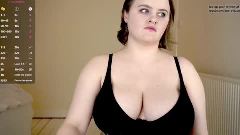 Snapshot of audreyjacq chatting on December 2025 04:46:01 PM Audrey Jacq online show from December 2025 04:46:01 PM