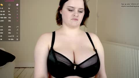 Audrey Jacq online show from March 2026 04:44:02 PM