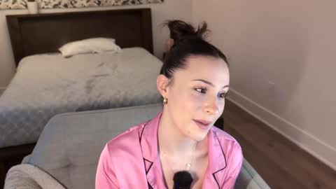 Miss Audrey online show from February 2025 10:39:01 PM