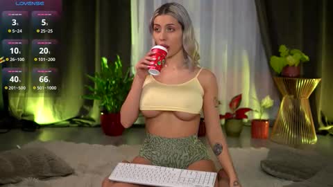 Isabella online show from March 2026 09:01:02 AM