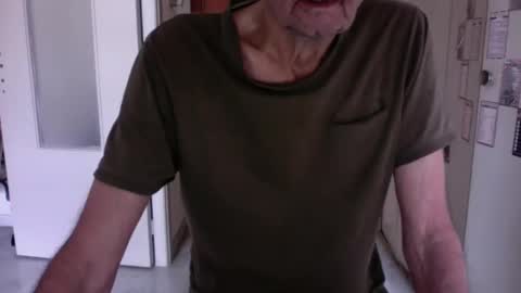 Snapshot of auguste061400 chatting on February 2025 09:47:02 AM auguste061400 online show from February 2025 09:47:02 AM