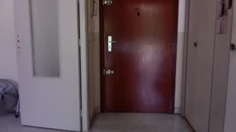 auguste688483 online show from April 2026 08:06:01 AM