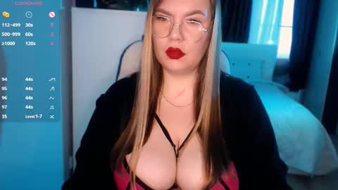 Aura FOLLOW ME online show from January 2026 06:52:02 AM