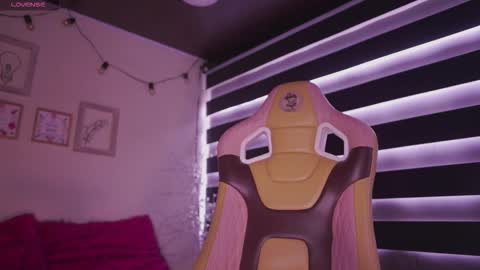 Snapshot of aura_rouss chatting on November 2025 03:19:02 PM aura_rouss online show from November 2025 03:19:02 PM