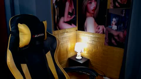 Miss awra online show from October 2025 06:44:02 AM