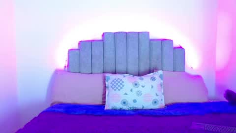 aurimel valentina online show from May 2026 10:45:01 AM