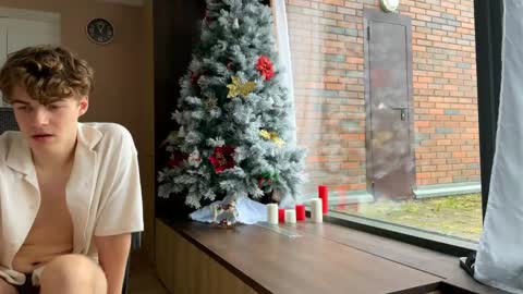 Hey Im Aurora - the spark you wont forget. online show from November 2025 08:03:01 AM