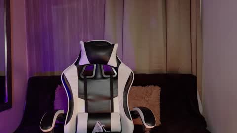 Snapshot of aurora_collins08 chatting on November 2025 04:07:01 PM aurora_collins08 online show from November 2025 04:07:01 PM