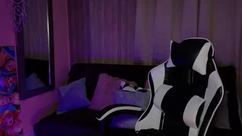 Snapshot of aurora_collins08 chatting on November 2025 06:06:02 PM aurora_collins08 online show from November 2025 06:06:02 PM