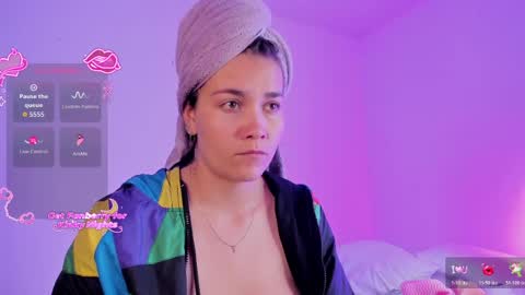 Snapshot of aurora_divine chatting on April 2026 07:00:01 PM aurora_divine online show from April 2026 07:00:01 PM