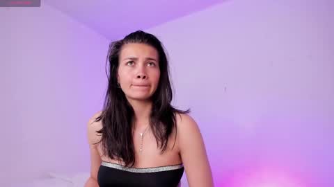 Snapshot of aurora_divine chatting on April 2026 07:00:02 PM aurora_divine online show from April 2026 07:00:02 PM