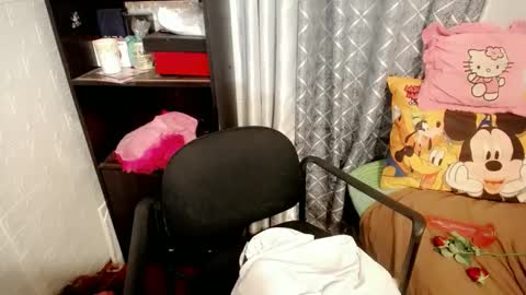 Snapshot of aurora_more chatting on February 2025 11:42:01 PM cute online show from February 2025 11:42:01 PM