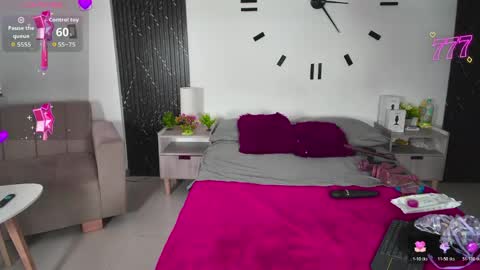Snapshot of aurora_petitee chatting on May 2026 01:27:01 PM Aurora online show from May 2026 01:27:01 PM