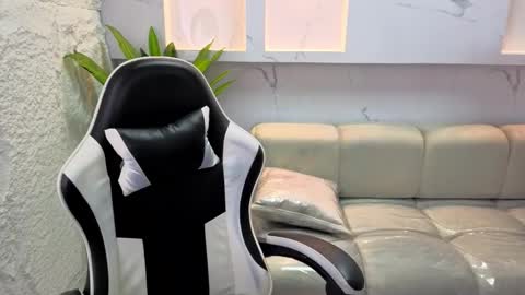 AURORA  online show from February 2026 02:07:03 AM