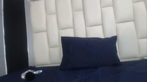 auroraa_miller online show from December 2024 12:23:02 PM