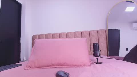 auroraa_miller online show from February 2026 11:53:02 AM