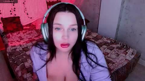 Aurora  Follow me online show from March 2026 09:32:02 PM