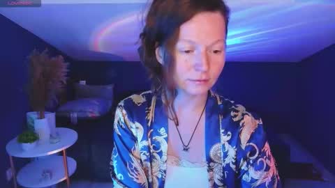 auroraborealis__ online show from October 2025 06:58:02 AM