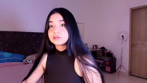 Snapshot of aurorafiore chatting on December 2025 03:44:02 AM Aurora online show from December 2025 03:44:02 AM