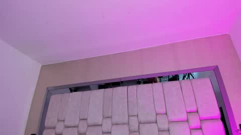 Aurora  online show from October 2025 07:48:02 PM