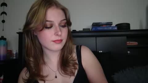 auroralightz1 online show from January 2026 05:22:01 AM