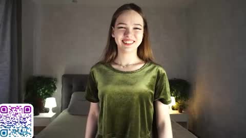 Snapshot of auroralowen chatting on June 2026 04:25:01 AM Aurora online show from June 2026 04:25:01 AM