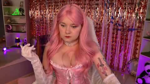 Aurora online show from February 2026 05:57:02 PM