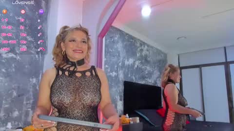 Snapshot of aurorarojas chatting on January 2025 11:00:01 PM Aurora Rojas online show from January 2025 11:00:01 PM