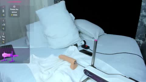 Snapshot of aurorarojas chatting on February 2025 07:12:02 AM Aurora Rojas online show from February 2025 07:12:02 AM