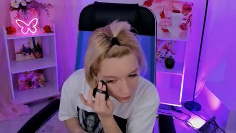 Snapshot of aurorawrenfield chatting on November 2025 07:31:02 AM aurorawrenfield online show from November 2025 07:31:02 AM