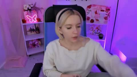 Snapshot of aurorawrenfield chatting on November 2025 04:13:01 AM aurorawrenfield online show from November 2025 04:13:01 AM