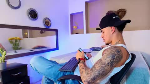 AUSTIN  online show from December 2024 06:12:01 PM