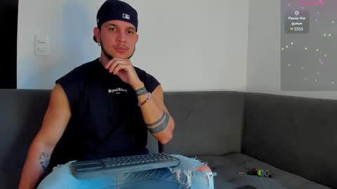 A online show from October 2025 09:53:01 PM