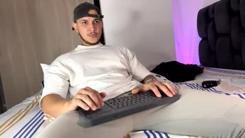 Snapshot of austin_curry chatting on December 2025 10:39:02 PM A online show from December 2025 10:39:02 PM