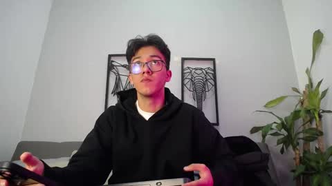 Snapshot of austinreeds chatting on October 2025 12:05:02 PM austinreeds online show from October 2025 12:05:02 PM