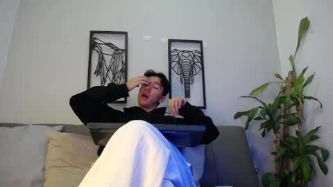 Snapshot of austinreeds chatting on October 2025 12:15:01 PM austinreeds online show from October 2025 12:15:01 PM