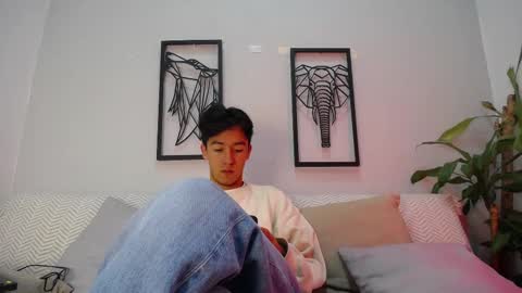 Snapshot of austinreeds chatting on October 2025 12:02:02 PM austinreeds online show from October 2025 12:02:02 PM