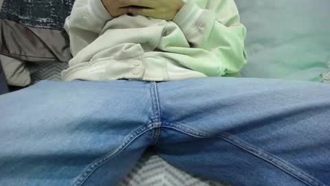 Snapshot of austinreeds chatting on November 2025 12:06:01 PM austinreeds online show from November 2025 12:06:01 PM