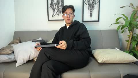 Snapshot of austinreeds chatting on November 2025 11:43:01 AM austinreeds online show from November 2025 11:43:01 AM